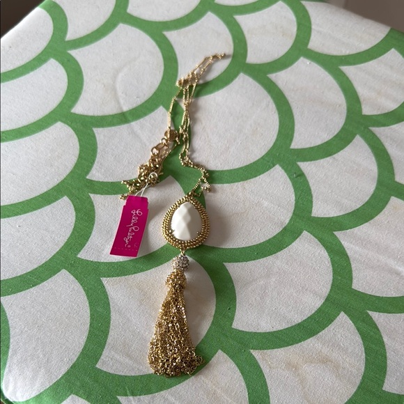 Gold and White Pendant Necklace - Picture 1 of 6